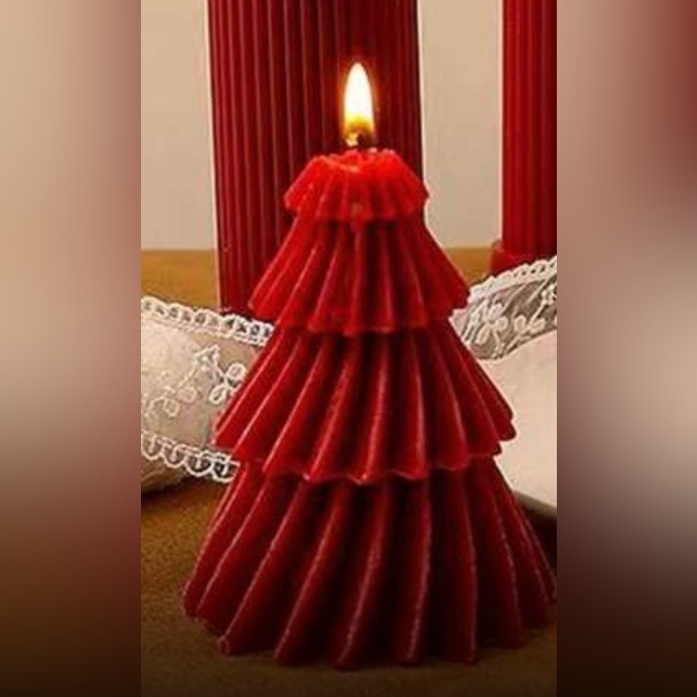 Red Christmas Tree Candle nwt  2 set 5”tall 3” base never used